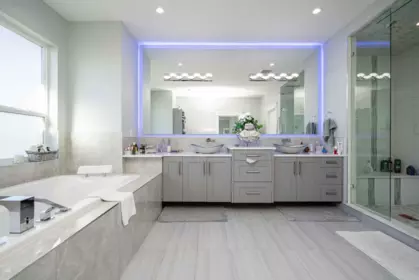 Entry Foyer Photo of 4371 184 Street, Surrey, BC