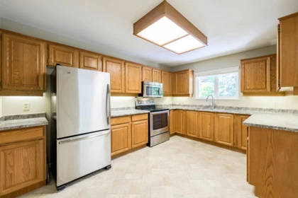 Guest Bathroom Photo of 214 15255 18 Avenue, Surrey, BC