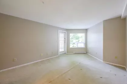Hallway Photo of 214 15255 18 Avenue, Surrey, BC