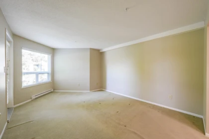 Staircase Photo of 214 15255 18 Avenue, Surrey, BC