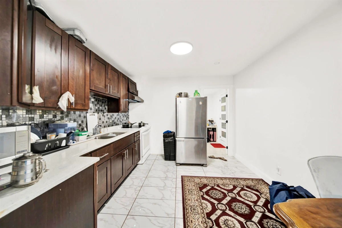 Living Room Photo of 12712 113a Avenue, Surrey, BC