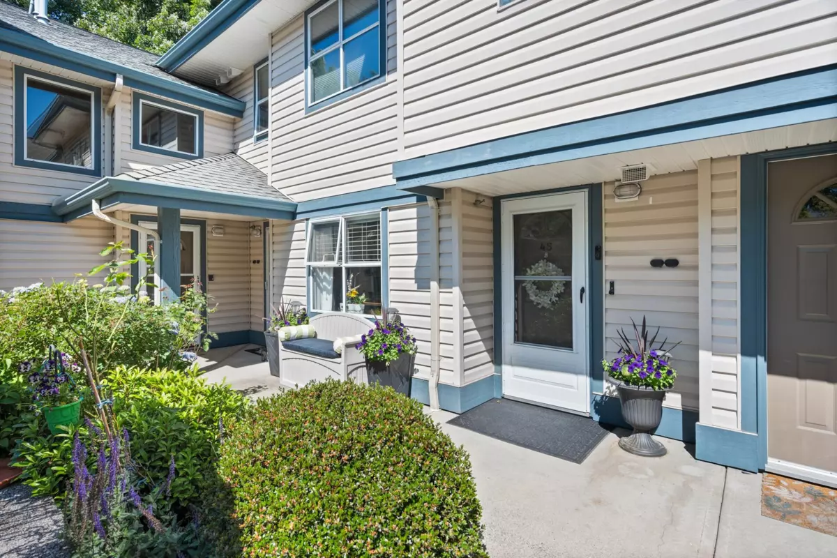 Family Room Photo of 45 5670 208 Street, Langley, BC