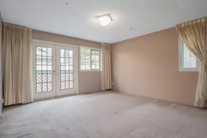 Basement Recreation Room Photo of 10523 Fraserglen Drive, Surrey, BC