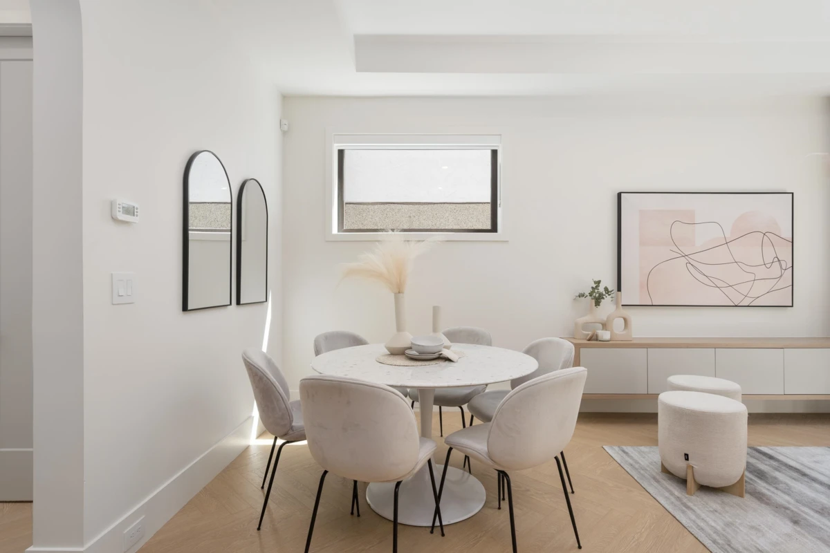Dining Area Photo of 2 3391 Victoria Drive, Vancouver, BC