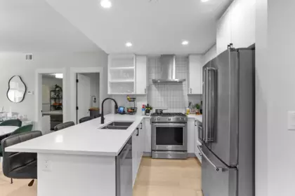 Kitchen Photo of 208 22265 Dewdney Trunk Road, Maple Ridge, BC