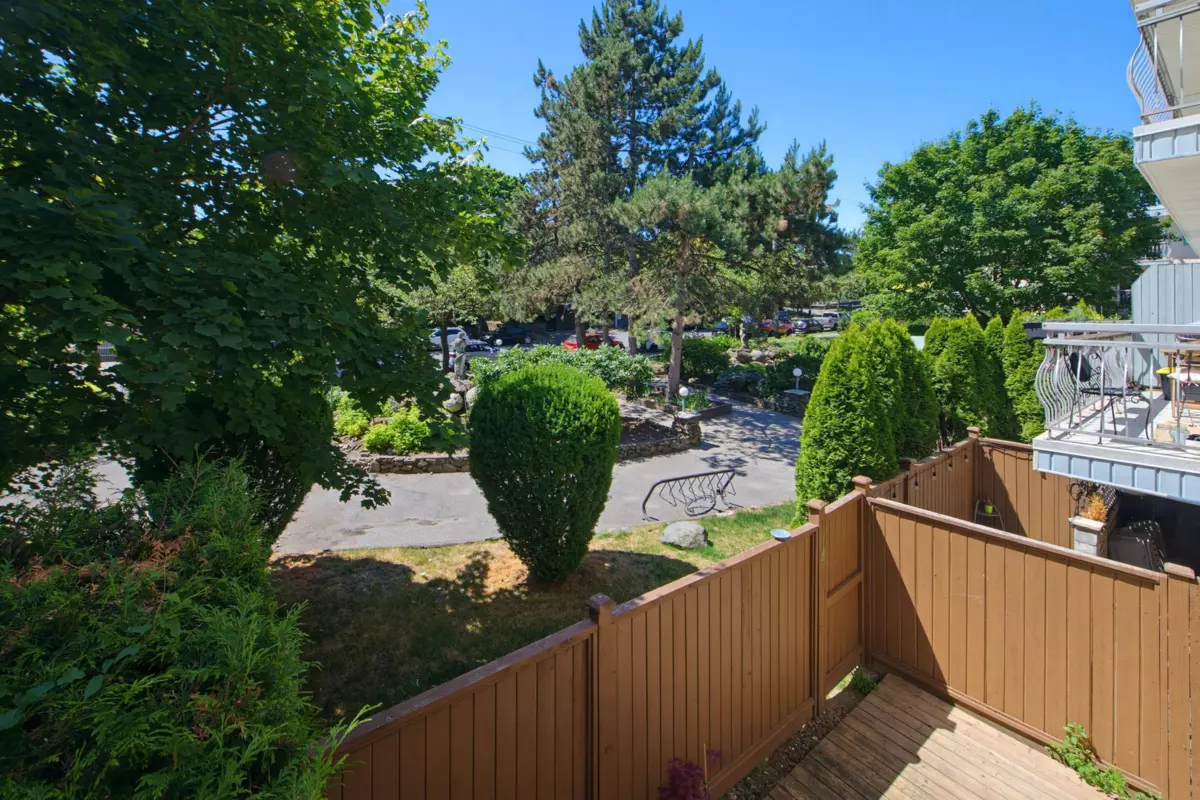 Dining Area Photo of 303 711 E 6th Avenue, Vancouver, BC