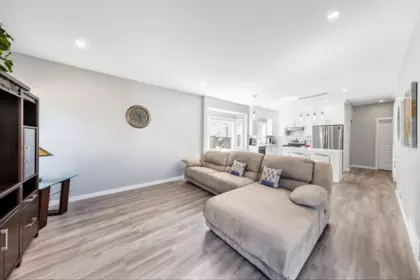 Entry Foyer Photo of 14917 24a Avenue, Surrey, BC