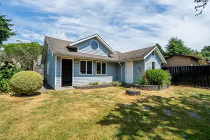 Kitchen Photo of 1707 Haversley Avenue, Coquitlam, BC