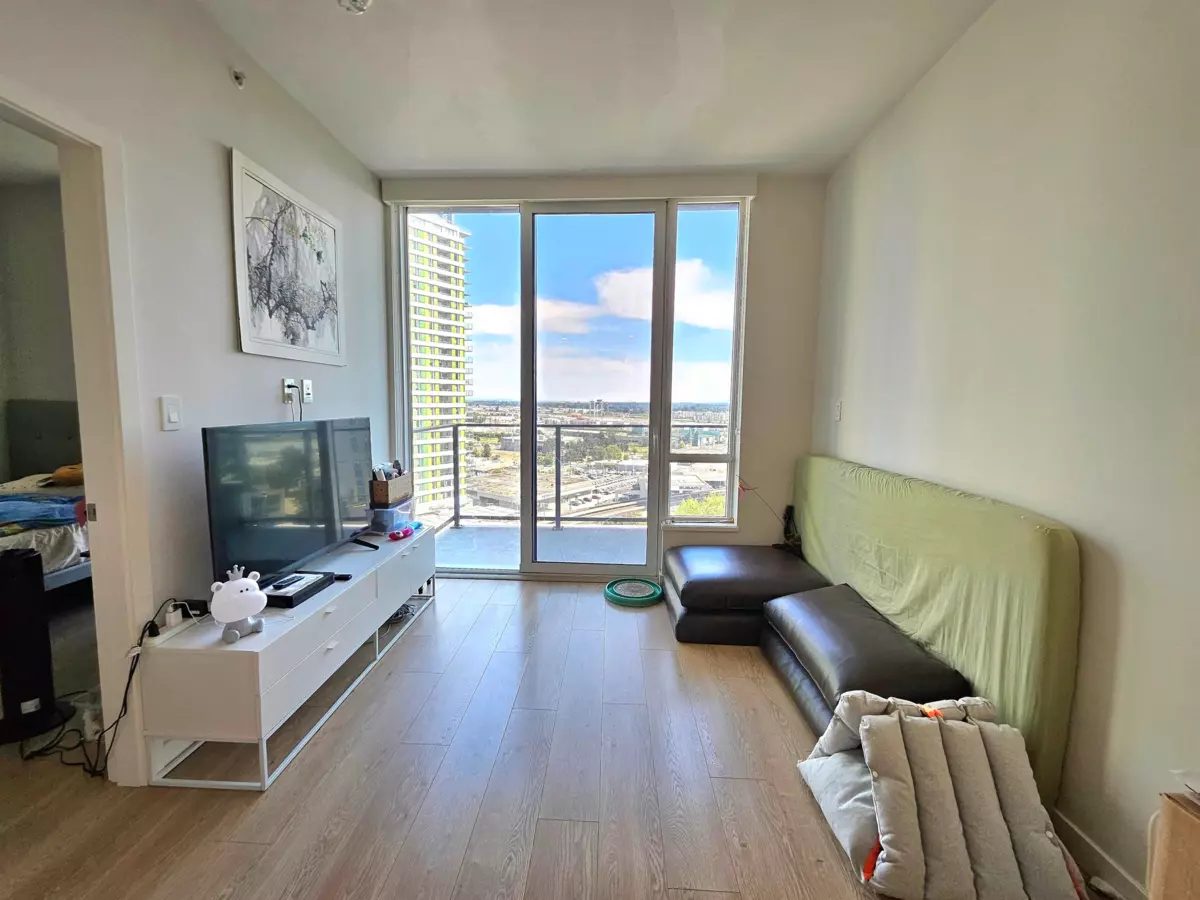 Family Room Photo of 1308 8238 Lord Street, West Vancouver, BC