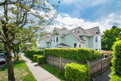 1015 St. Andrews Avenue, North Vancouver, BC, North Vancouver — Triplex for sale