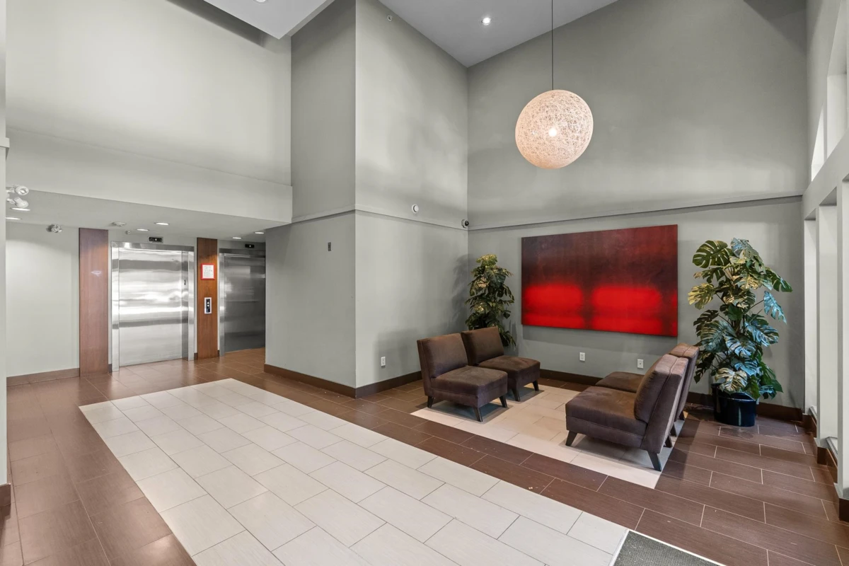 Family Room Photo of 111 15322 101 Avenue, Surrey, BC