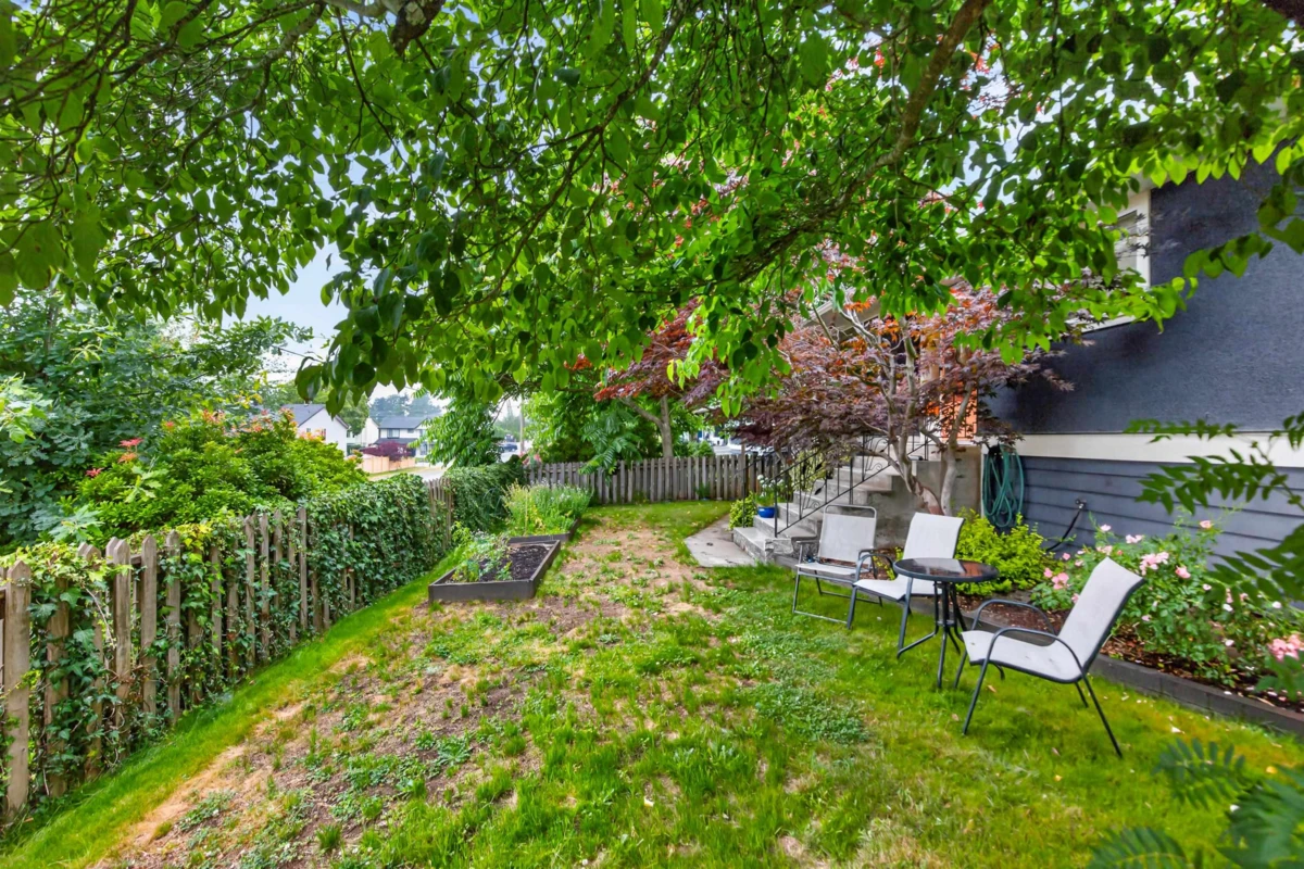 Family Room Photo of 32877 10th Avenue, Mission, BC
