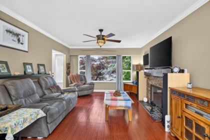 Breakfast Nook Photo of 32877 10th Avenue, Mission, BC