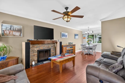 Kitchen Island Photo of 32877 10th Avenue, Mission, BC