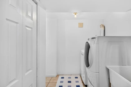 Laundry Room Photo of 32877 10th Avenue, Mission, BC