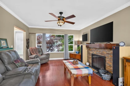 Primary Bedroom Photo of 32877 10th Avenue, Mission, BC