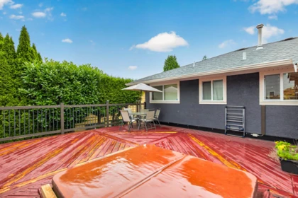 Swimming Pool Photo of 32877 10th Avenue, Mission, BC