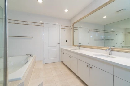 Kitchen Island Photo of 2688 W 19th Avenue, Vancouver, BC