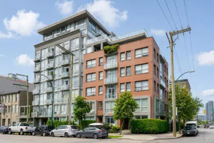 Hot Tub / Spa Photo of 801 919 Station Street, Vancouver, BC