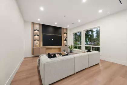 Kitchen Island Photo of 11472 138a Street, Surrey, BC