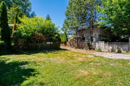 Mudroom Photo of 8171 Garden City Road, Richmond, BC