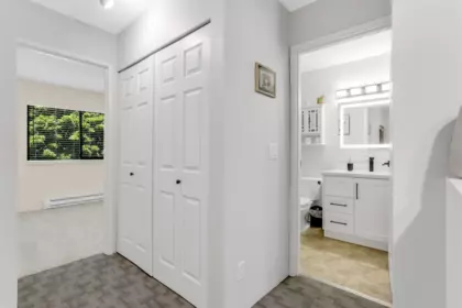 Primary Bathroom Photo of 160 13750 67 Avenue, Surrey, BC