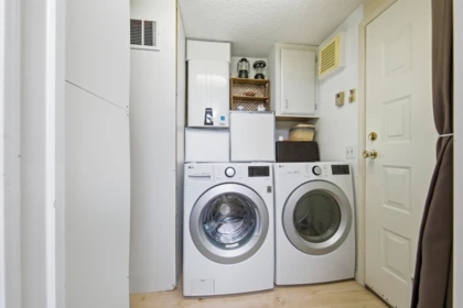 Powder Room Photo of 162 145 King Edward Street, Coquitlam, BC