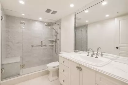 Entry Foyer Photo of 220 15210 Pacific Avenue, White Rock, BC