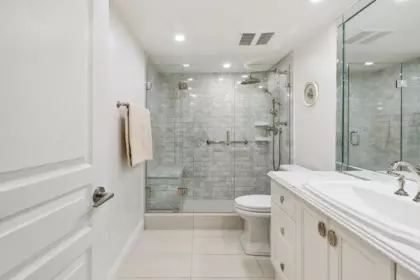 Hallway Photo of 220 15210 Pacific Avenue, White Rock, BC