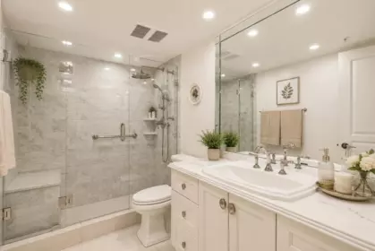 Mudroom Photo of 220 15210 Pacific Avenue, White Rock, BC