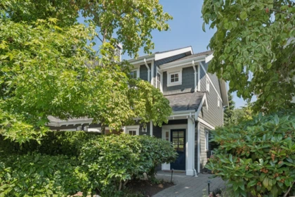 2071 Esquimalt Avenue, West Vancouver, BC, West Vancouver — Half Duplex for sale