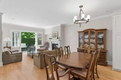 Kitchen Photo of 2071 Esquimalt Avenue, West Vancouver, BC