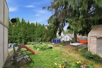 Garden / Landscaping Photo of 34017 Marshall Road, Abbotsford, BC