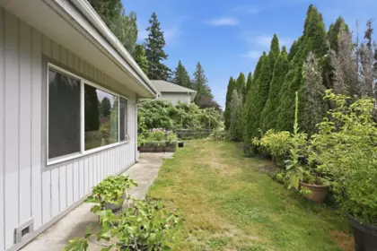 Hot Tub / Spa Photo of 34017 Marshall Road, Abbotsford, BC