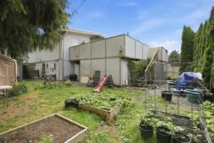Swimming Pool Photo of 34017 Marshall Road, Abbotsford, BC