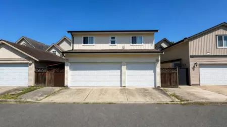 Hot Tub / Spa Photo of 10520 Odlin Road, Richmond, BC