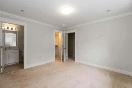 Entry Foyer Photo of 17138 0a Avenue, Surrey, BC