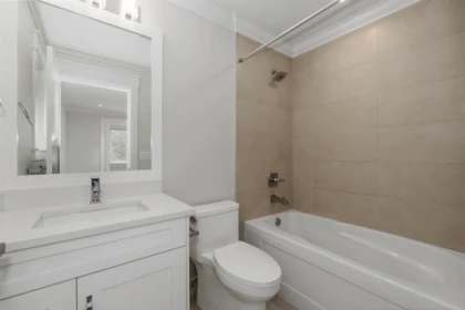 Hallway Photo of 17138 0a Avenue, Surrey, BC