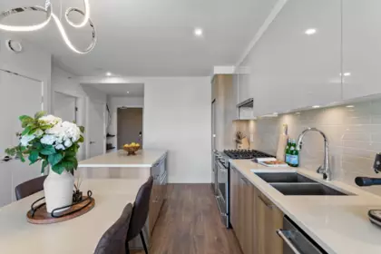 Kitchen Island Photo of 803 258 Nelson's Court, New Westminster, BC