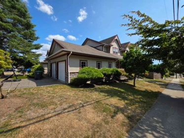 7948 160th Street, Surrey, BC, Surrey — Single Family Residence for sale