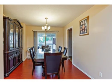 Kitchen Island Photo of 1940 Cordova Court, Abbotsford, BC