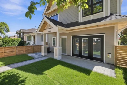 3206 E Georgia Street, Vancouver, BC, Vancouver — Half Duplex for sale