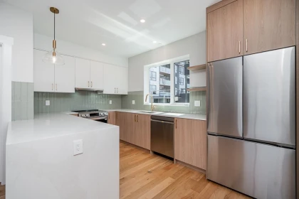 3 676 E 22nd Avenue, Vancouver, BC, Vancouver — Half Duplex for sale