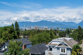 3 676 E 22nd Avenue, Vancouver, BC