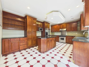 Kitchen Photo of 14036 90 Avenue, Surrey, BC