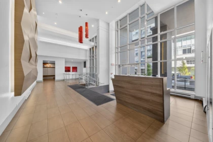 Hallway Photo of 502 13325 102a Avenue, Surrey, BC