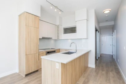 Kitchen Island Photo of 707 668 Columbia Street, New Westminster, BC