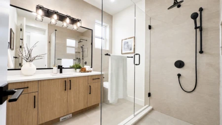 Mudroom Photo of 16521 20 Avenue, Surrey, BC