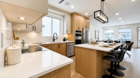 Primary Bathroom Photo of 16521 20 Avenue, Surrey, BC
