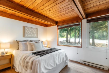 Breakfast Nook Photo of 12 2301 Cavendish Way, Whistler, BC